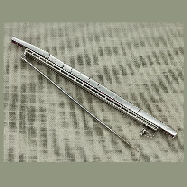 Bar Pin in Platinum with Diamonds and Rubies